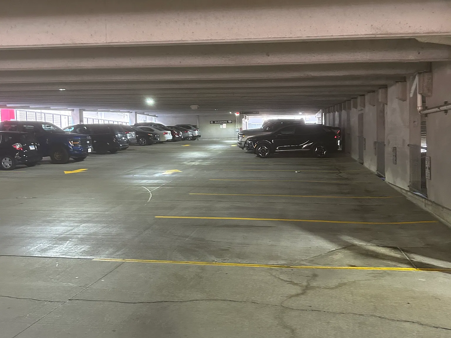 1 bed, 900 sqft, $2,000 — Photo 2