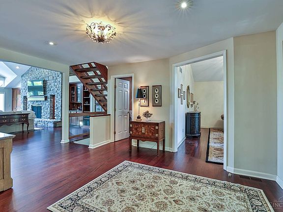 5th image of 3 Green Meadow Ln