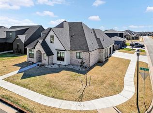 9308 NW 84th St, Yukon, OK 73099
