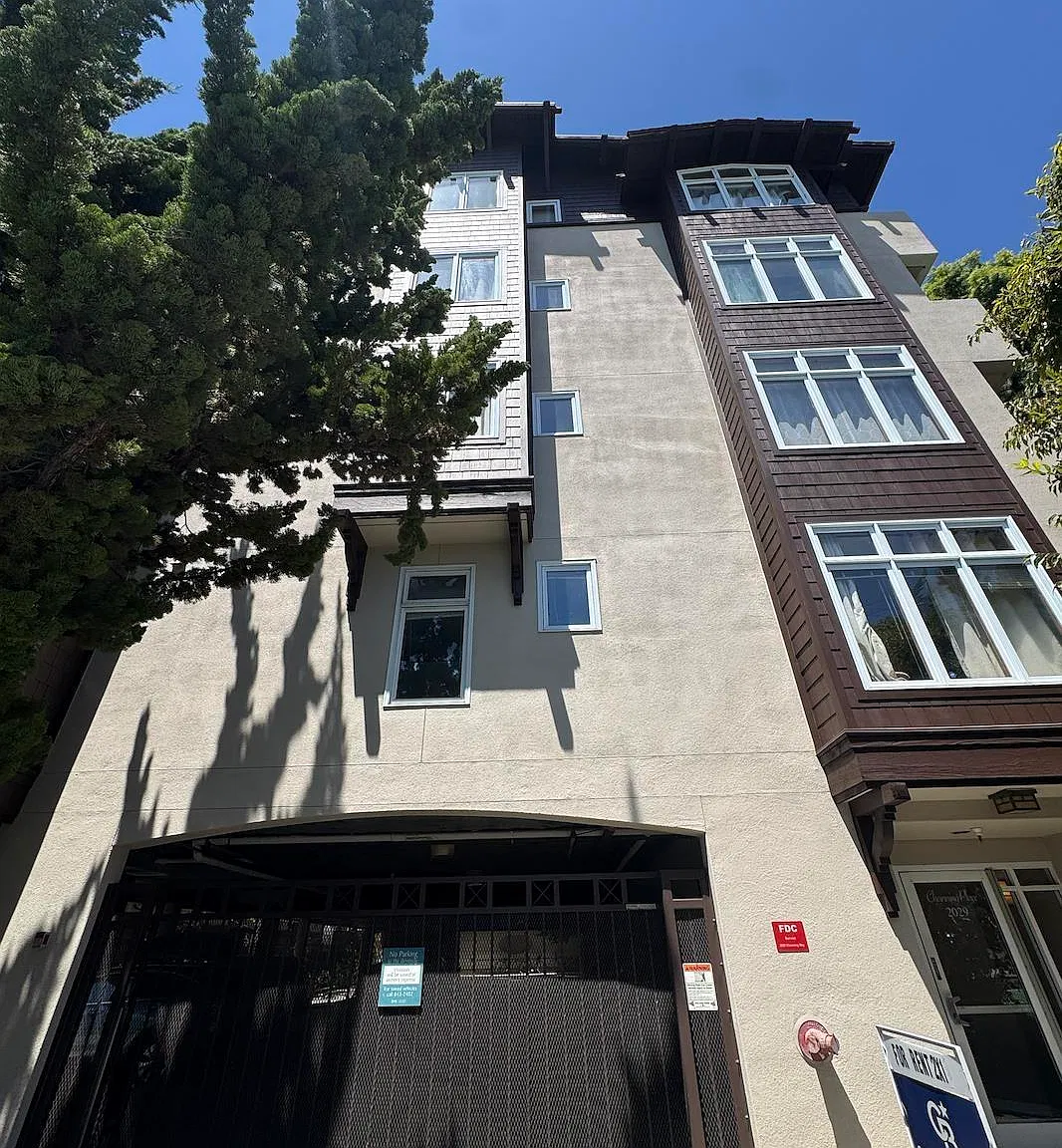 2 bed, 803 sqft, $3,200 — Photo 1