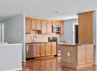 12817 Pinecrest Rd, Herndon, VA 20171