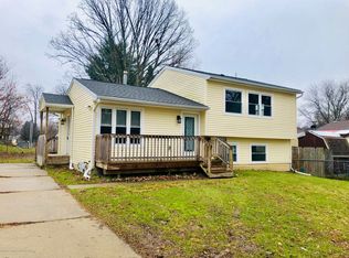 5917 Ellendale Dr, Lansing, MI 48911