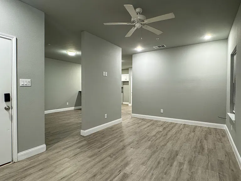 2311 Abilene St — Photo 4