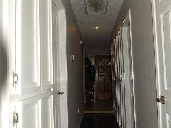 3rd image of 6737 Greenleaf Dr