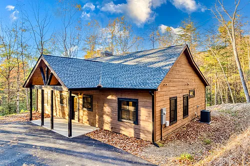 224 E Ridge Ln Photo 1