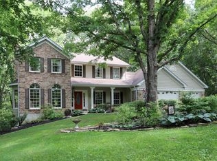 1422 Pine Ridge Estates Ct, Ballwin, MO 63021