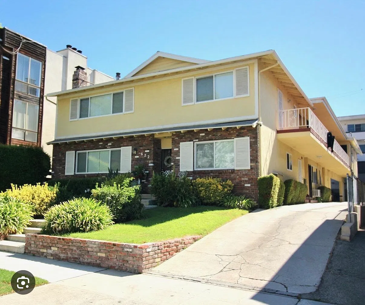 2 bed, 1000 sqft, $2,750 — Photo 1