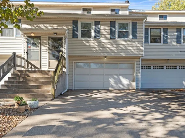 1419 E Mart Way Cir Unit C, Olathe, KS 66061