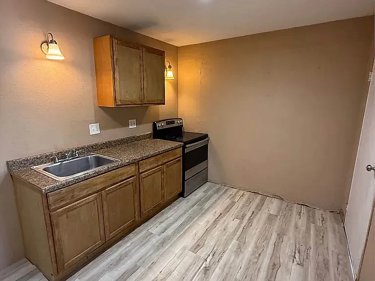 211 Elm St #4 — Photo 7