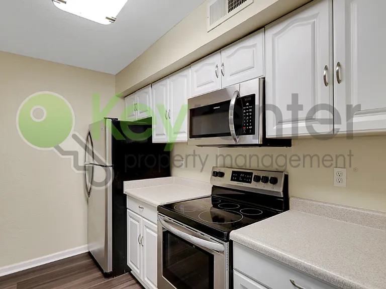 600 Del Verde Cir #7 — Photo 13