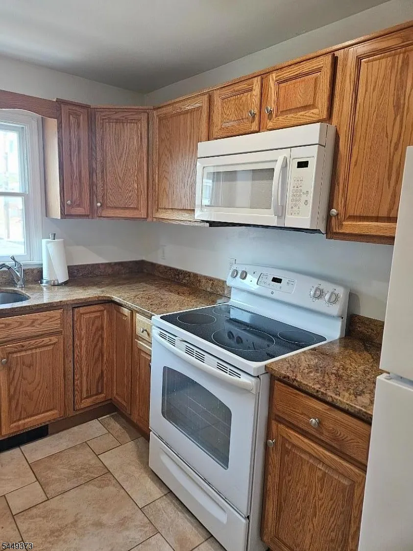 1 bed, 1.0 bath, 760 sqft, $2,100 — Photo 3
