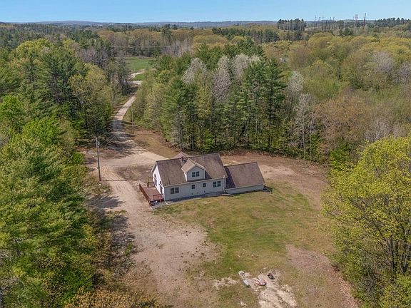 4th image of 99 Merrill Road