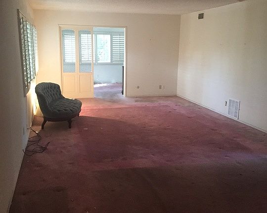3rd image of 395 S Oakland Ave Unit 301