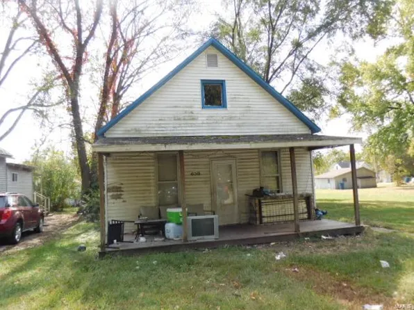 639 W 6th St, Centralia, IL 62801