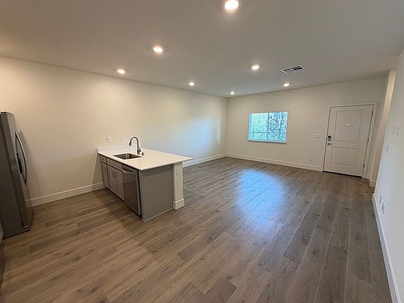 5th image of 1596 Grazer Way
