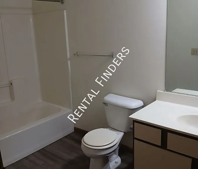 907 Madison Ave #3 — Photo 4