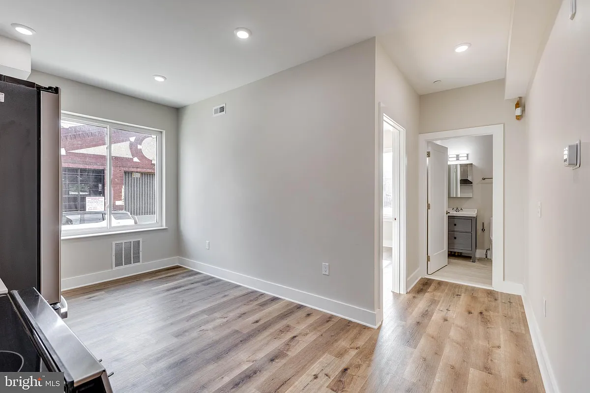Building Photo - 1434 Parrish St #A