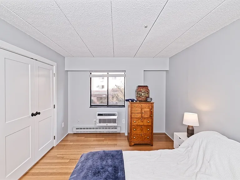 125 Pleasant St #201 — Photo 7