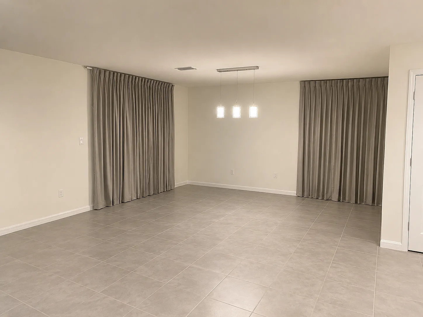4 bed, 2.5 bath, 2260 sqft, $2,350 — Photo 3