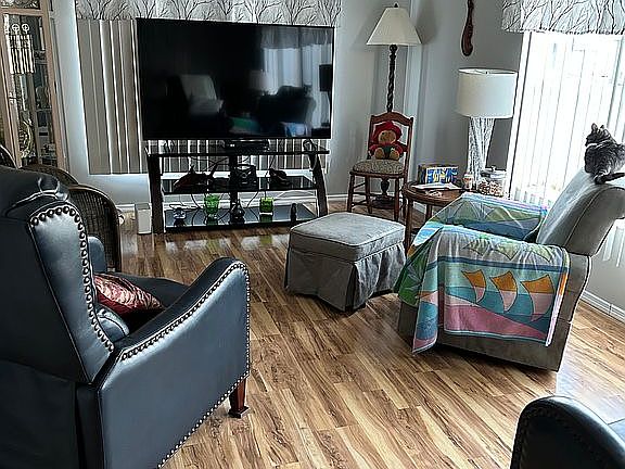 4th image of 1208 Lee St Lot 166