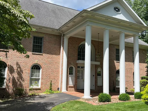 258 Cobblestone Dr, Greensburg, PA 15601