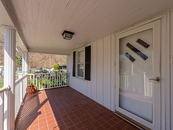 4th image of 503 Cascade Dr