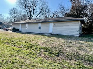 2405B E Pacific St, Springfield, MO 65803
