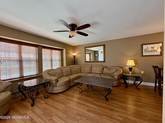 3rd image of 442C Dartmoor Way