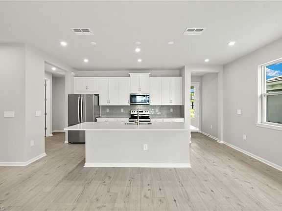 4th image of 10283 Bonavie Cove DR
