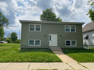 1110 McLean, Bloomington, IL 61701