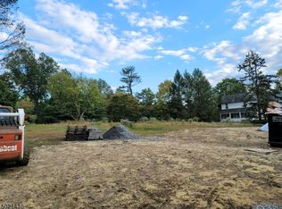 2 Hill St, North Caldwell, NJ 07006