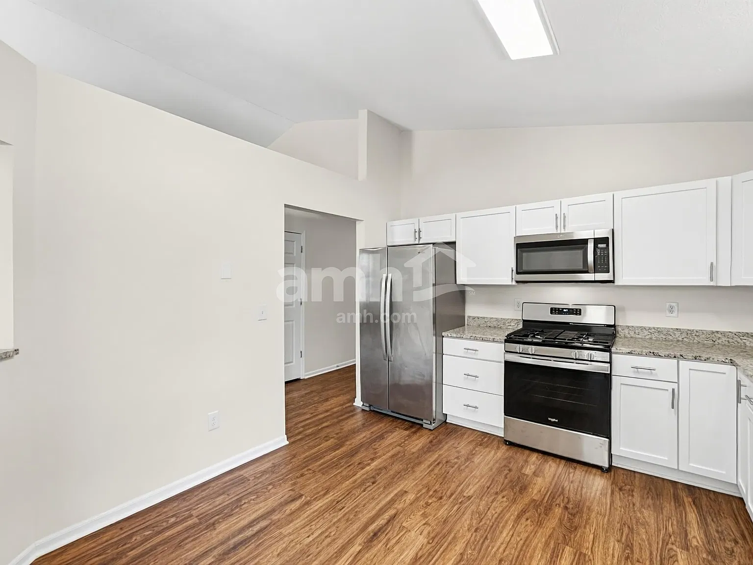 3 bed, 2.0 bath, 1496 sqft, $2,350 — Photo 3