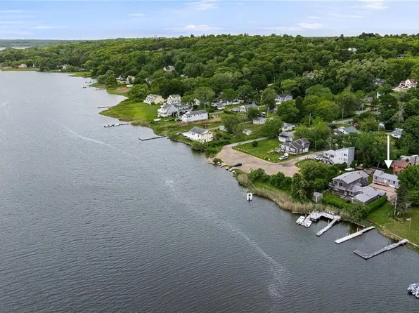 39 Edwards Ave, South Kingstown, RI 02879