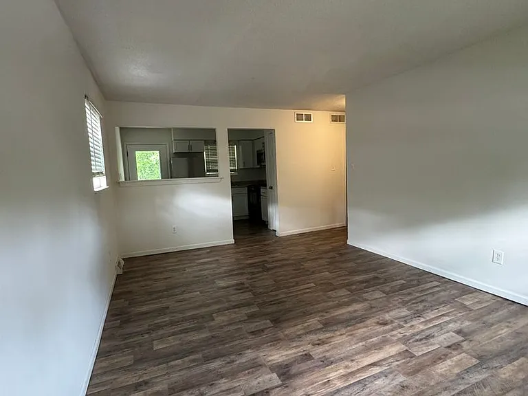4323 W Bethany Dr — Photo 8