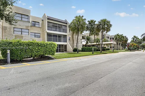 220 Lakeview Dr #210 Photo 1