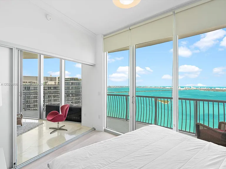 1750 N Bayshore Dr #5601 — Photo 4