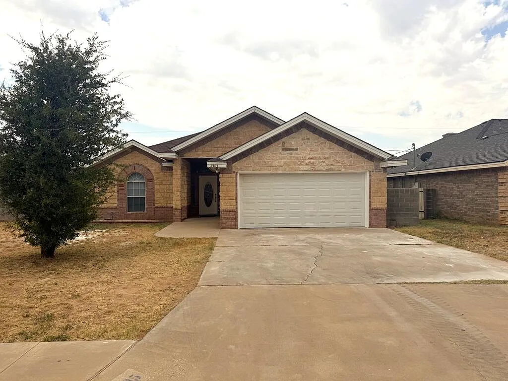 3 bed, 2.0 bath, 1800 sqft, $2,650 — Photo 1