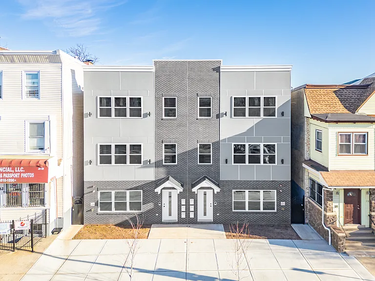 34 Elizabeth Ave #1 — Photo 1