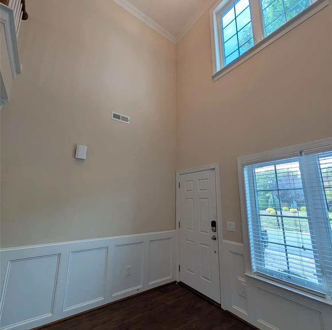 3 bed, 2.5 bath, 1788 sqft, $1,995 — Photo 3