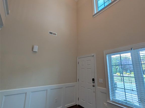 3rd image of 756 King Fisher Ln