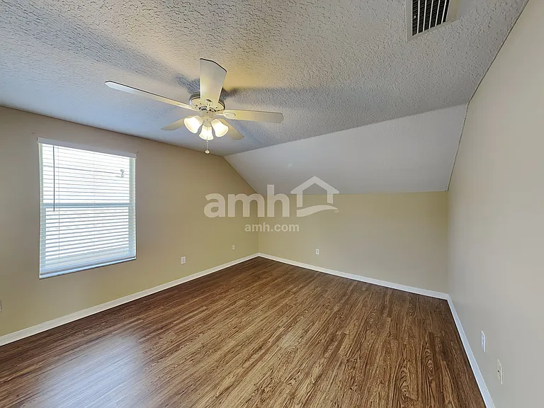 11002 Newbridge Dr — Photo 12