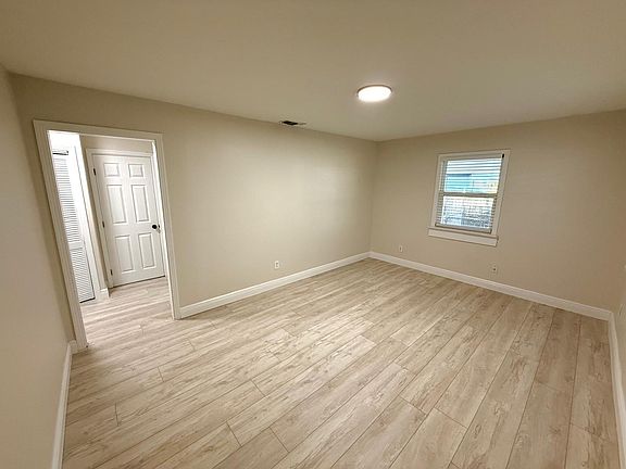 5th image of 7518 N Dartmouth Ave