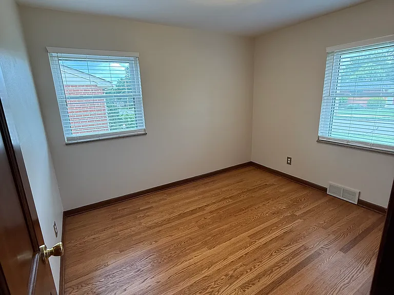 551 Rayburn Ave — Photo 16