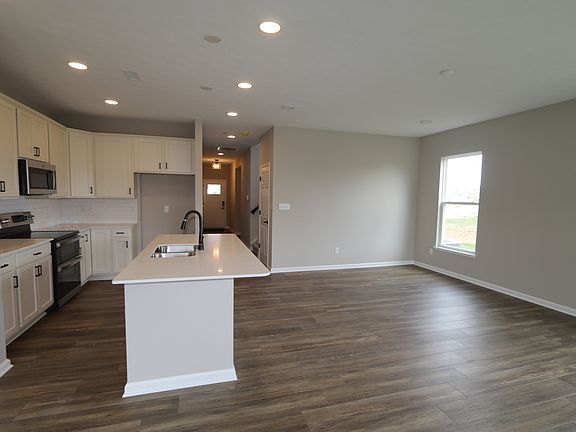 4th image of 16697 Cattle Hollow Ln