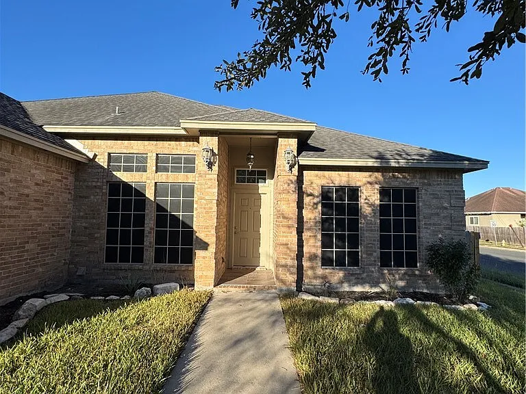 5722 Loire Blvd — Photo 2