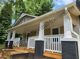 319 2nd Street Pl SE, Hickory, NC 28602