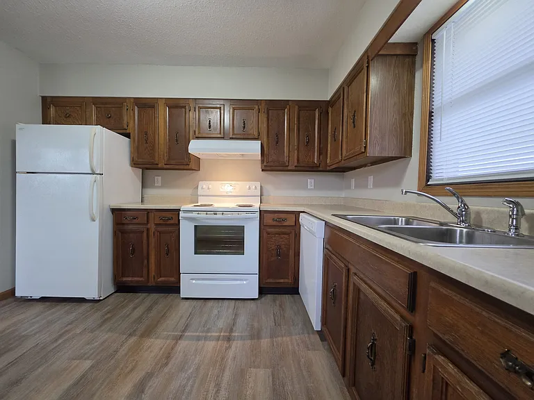 405 3rd Ave SW #4 — Photo 5