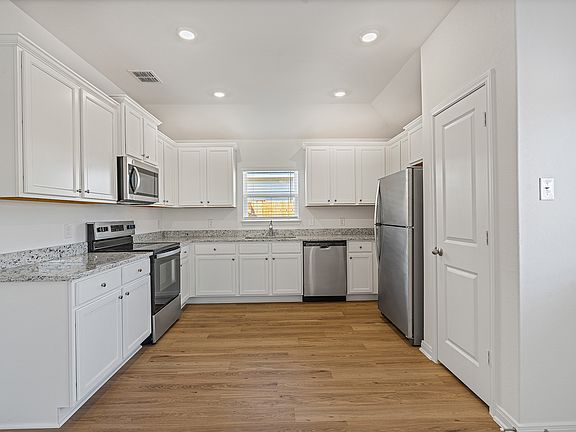 Stainless steel appliances included