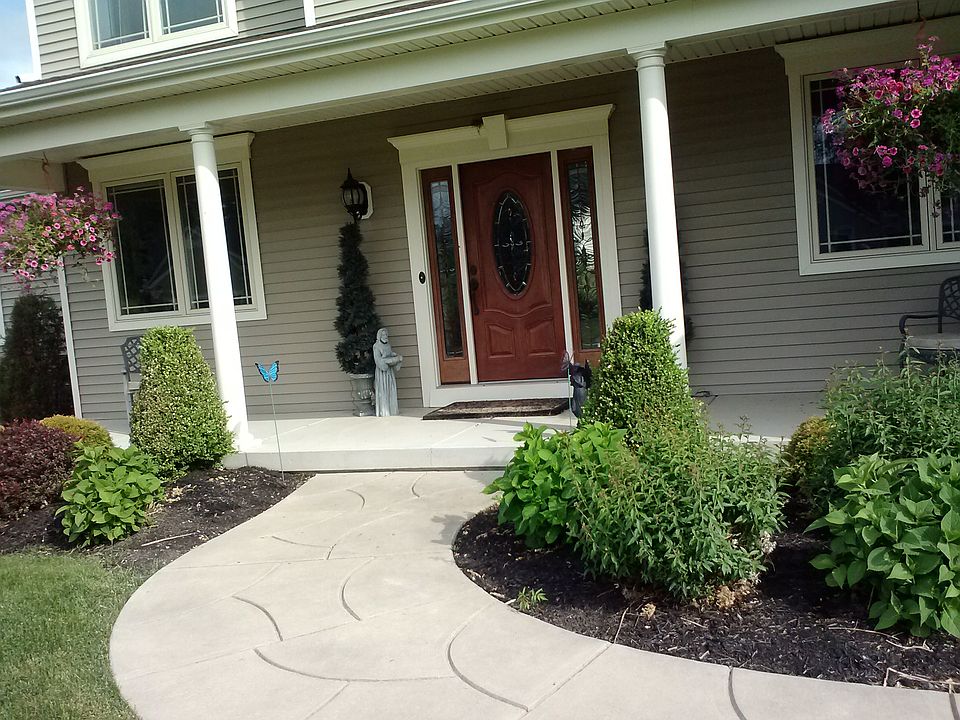 1st image of 91 Breezewood Dr
