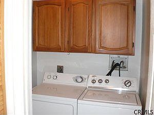 3rd image of 47 Huntwood Dr
